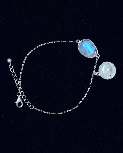 Moonstone bracelet AV-0019, Aquarius, on navy velvet