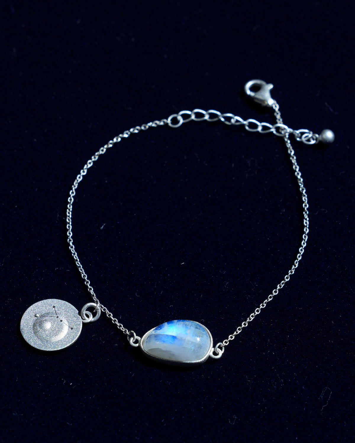 Moonstone bracelet AV-0037, Cancer, on navy velvet